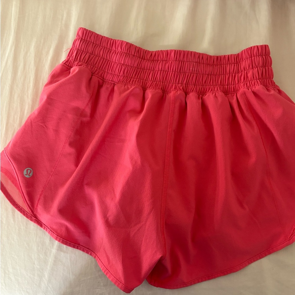 lululemon Hotty Hot HR short.